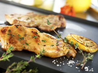 STEAKS DE POULET MARINES THYM CITRON