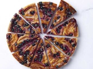 TARTE NORMANDE AUX POMMES ET CASSISDécoupée 10 parts